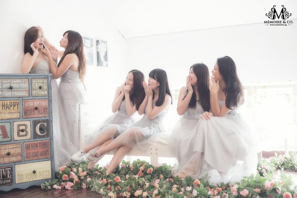Sister photoshoot photo studio
