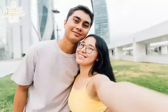 couple loving photoshoot