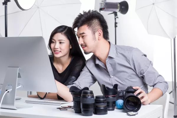 our commercial photographer with a model products photography